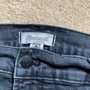 Madewell- The perfect vintage jean in sumner wash.